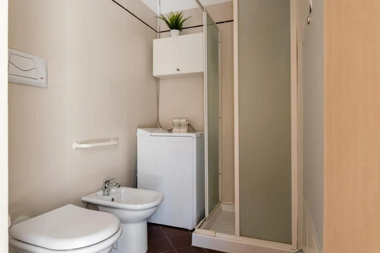 { White Garden } -Comfort, Parking & Wi-Fi- Lucca 0*,  Italy