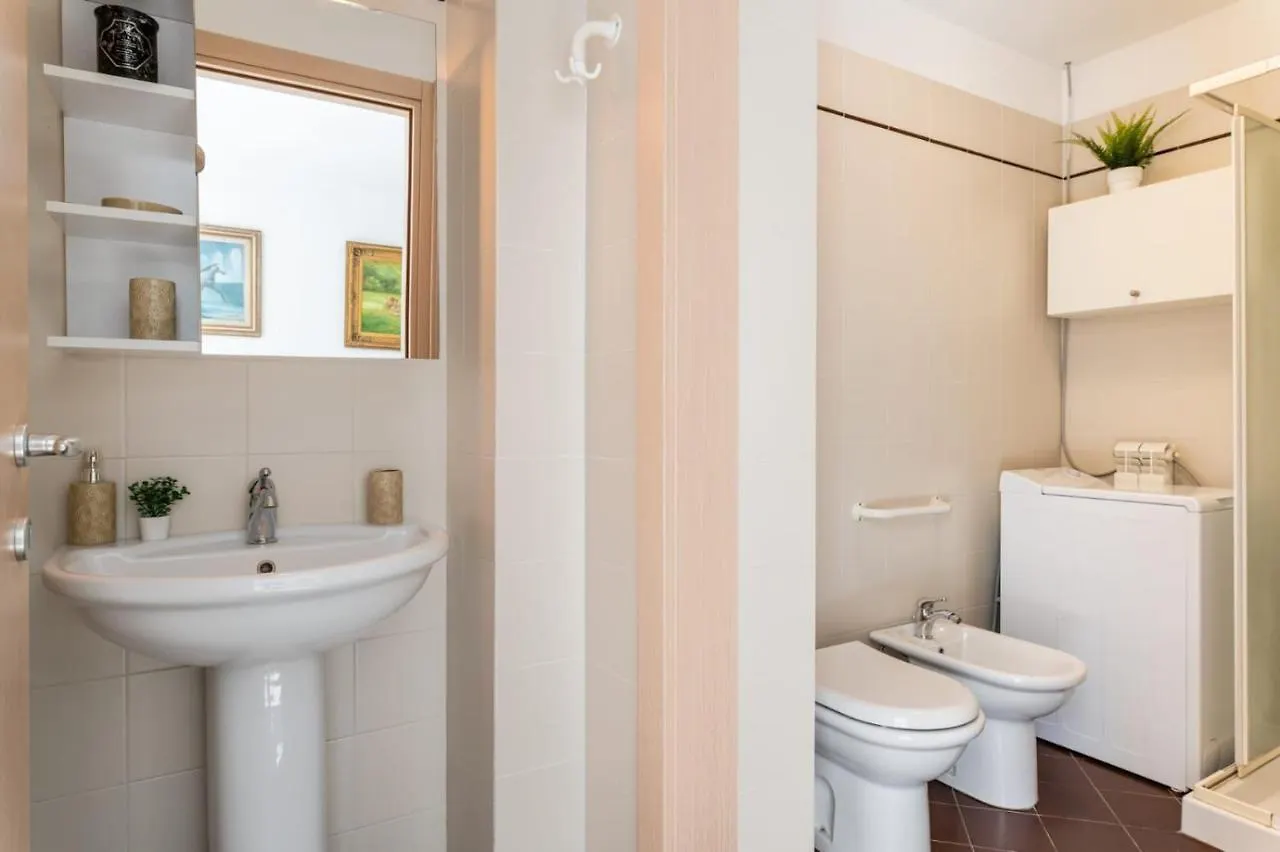 { White Garden } -Comfort, Parking & Wi-Fi- Lucca Italy